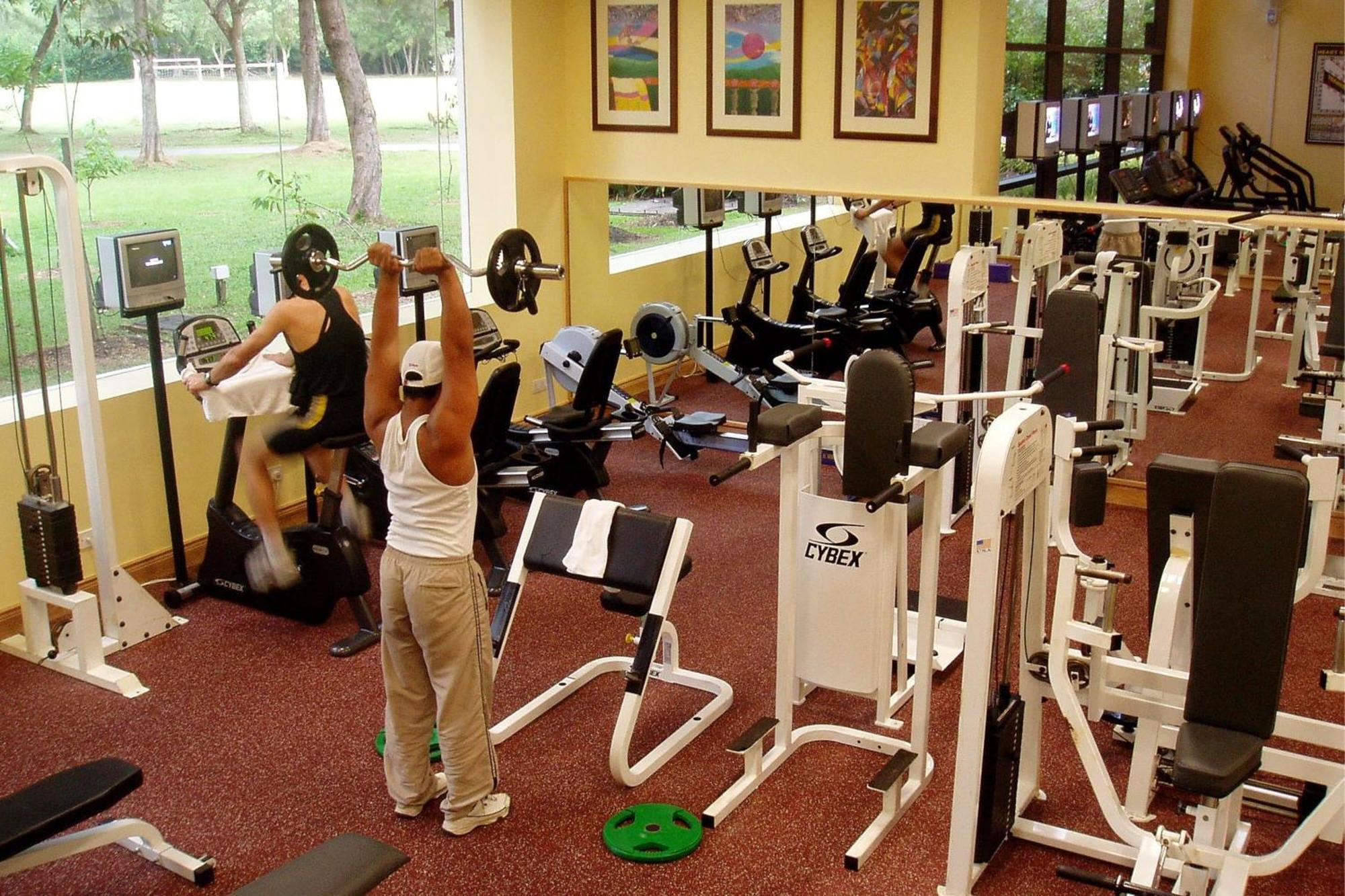 Miri Marriott Resort & Spa Exterior foto A typical gym