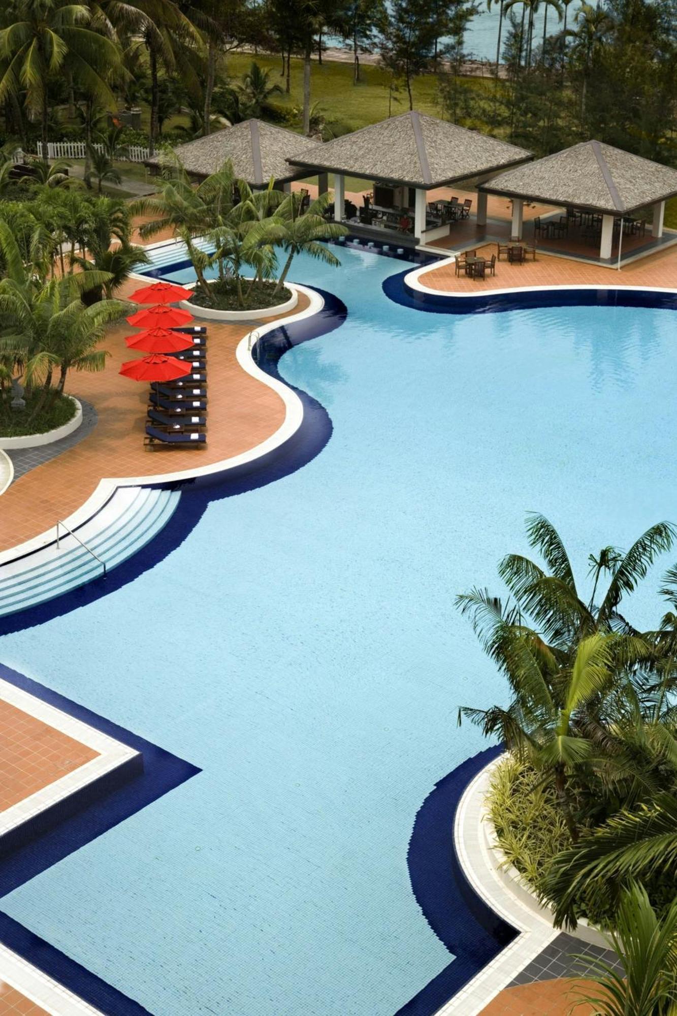 Miri Marriott Resort & Spa Exterior foto A swimming pool