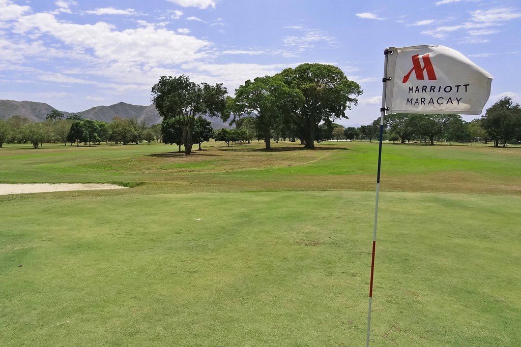 Miri Marriott Resort & Spa Exterior foto Golf course at the resort